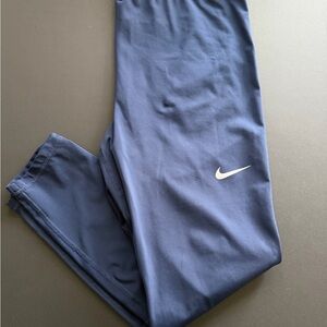 Nike Pro Women's Navy Leggings